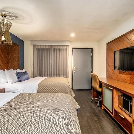 לוס אנג'לס 818 Hotel + Pool, Ascend Hotel Collection By Choice מראה חיצוני תמונה
