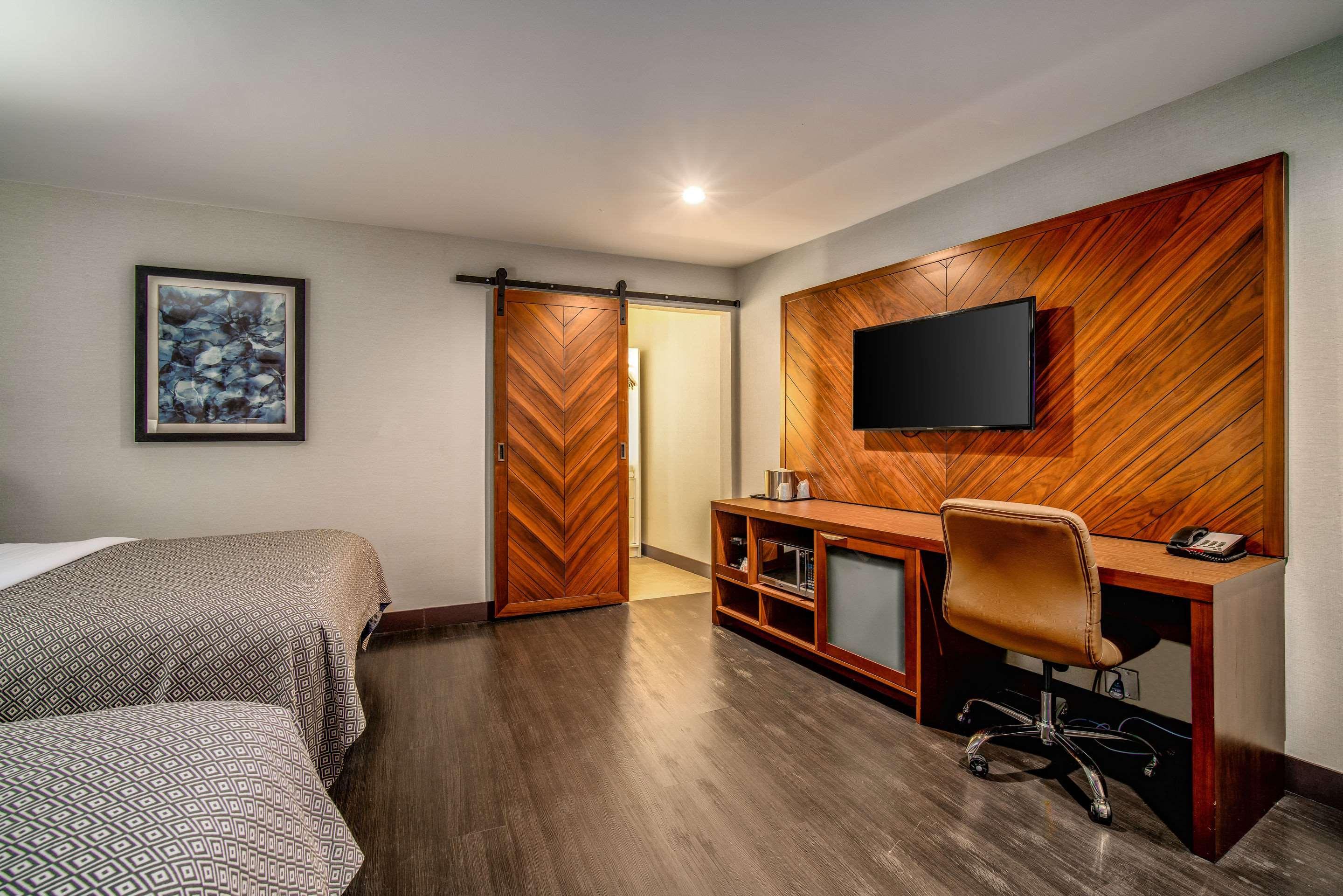 לוס אנג'לס 818 Hotel + Pool, Ascend Hotel Collection By Choice מראה חיצוני תמונה